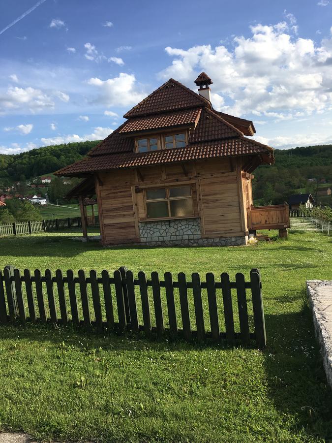 Nacionalna Kuca Bajo Mackat Villa Екстериор снимка