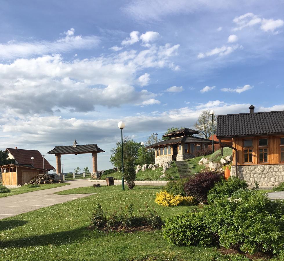Nacionalna Kuca Bajo Mackat Villa Екстериор снимка