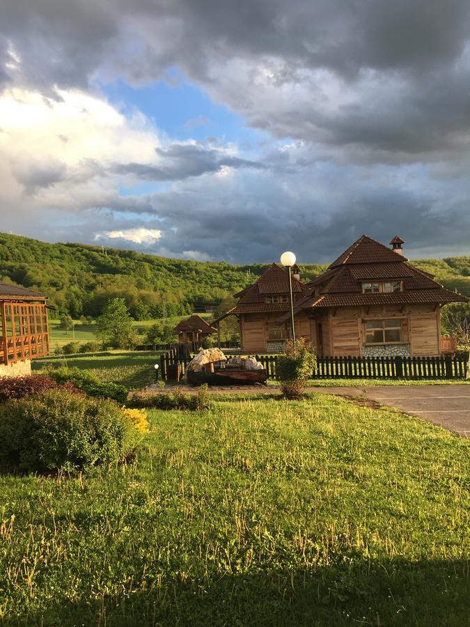 Nacionalna Kuca Bajo Mackat Villa Екстериор снимка